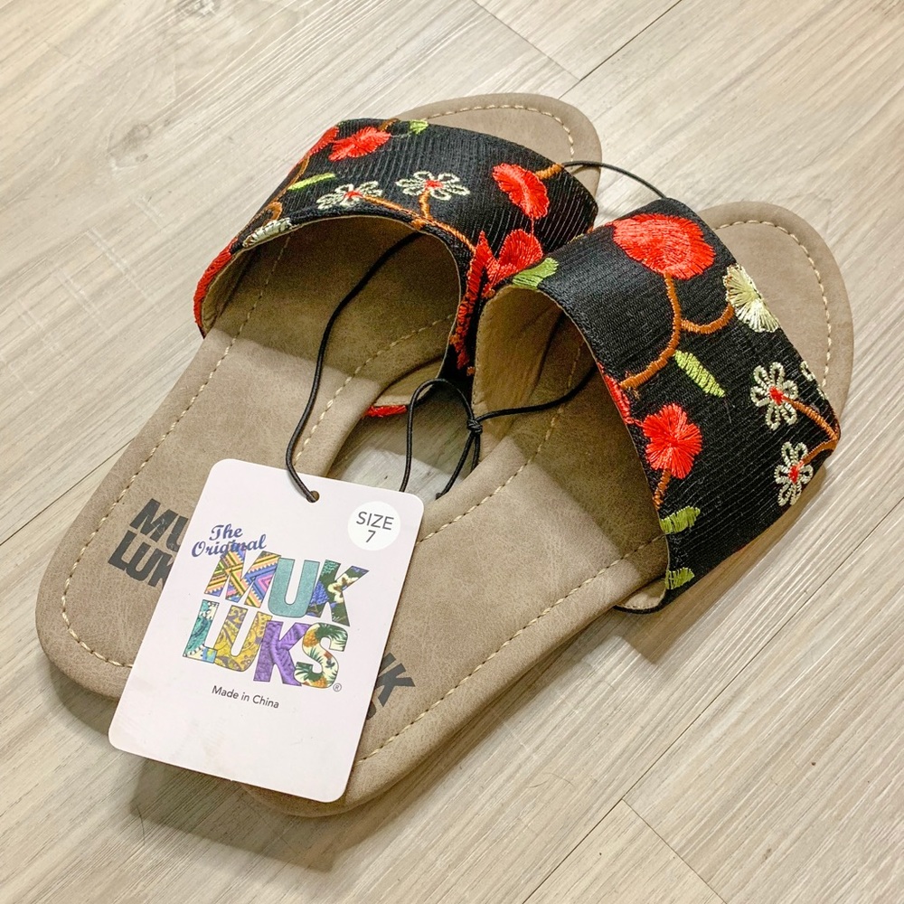 Flower sandals